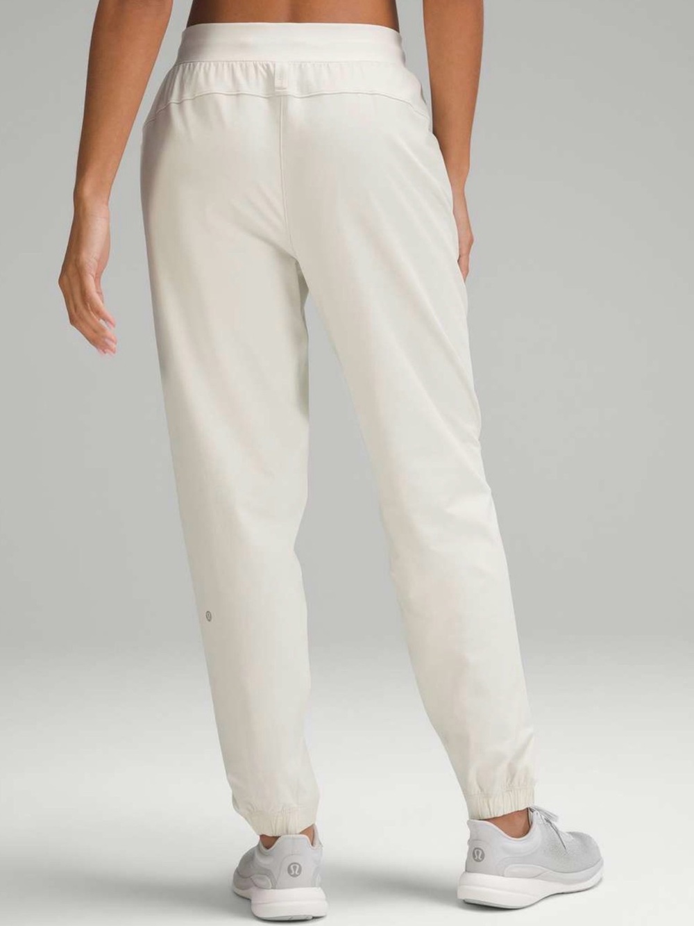Lululemon License to Train High-Rise Pant
Bone